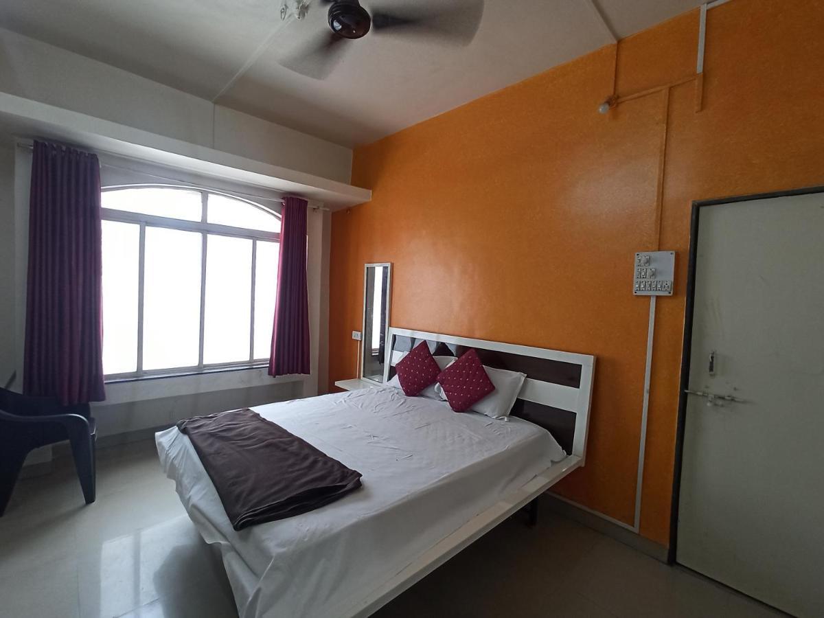 פונה Malwade Motels מראה חיצוני תמונה