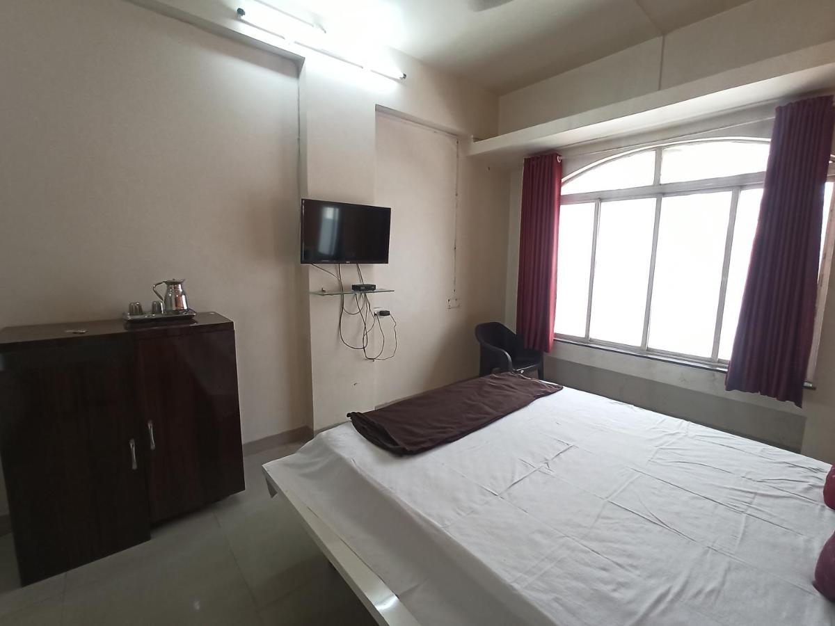 פונה Malwade Motels מראה חיצוני תמונה
